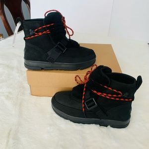 UGG CLASSIC WEATHER hiker boots